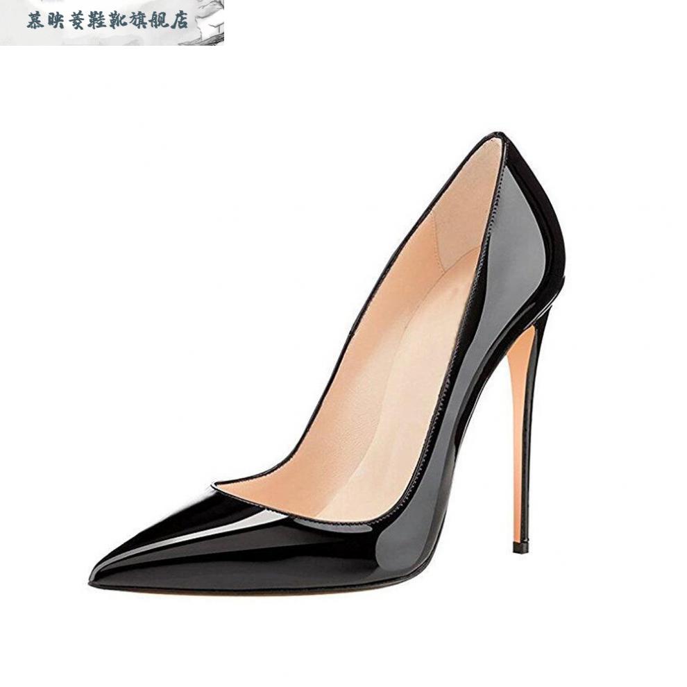 女王高跟鞋踩踏小说_女王踩人穿鞋_阿姨高跟踩踏小说