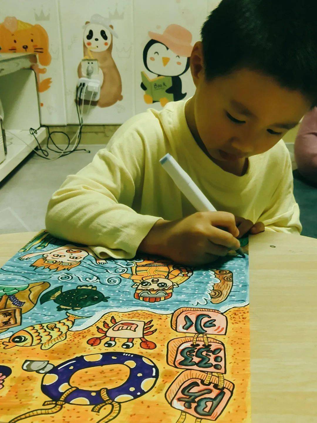 包乐乐美术班_托班美术粘贴画教案_包乐乐包淘淘