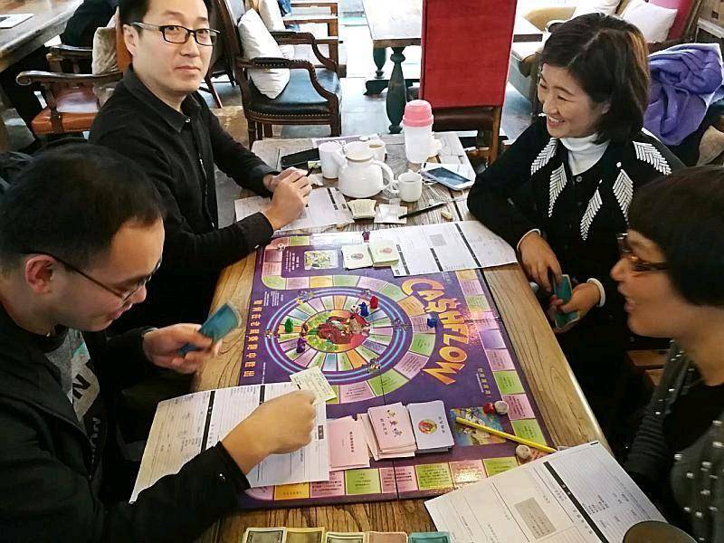 穷爸爸富爸爸现金流游戏规则_穷爸爸富爸爸现金流游戏中文版_富爸爸穷爸爸现金流游戏玩后感