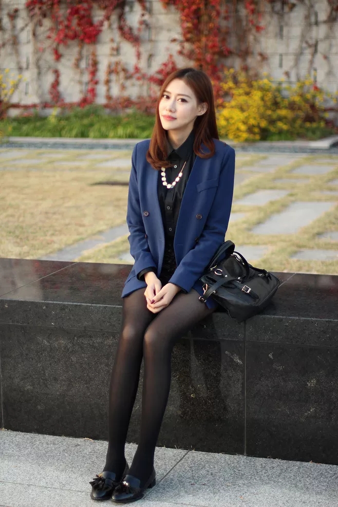 双马尾黑丝美女_黑丝美女诱惑_提花黑丝筒袜美女