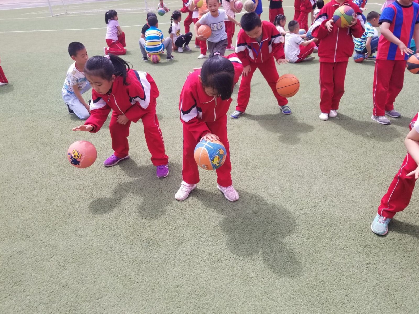 小学二年级体育课游戏_低年级体育课小游戏_小学低年级体育游戏
