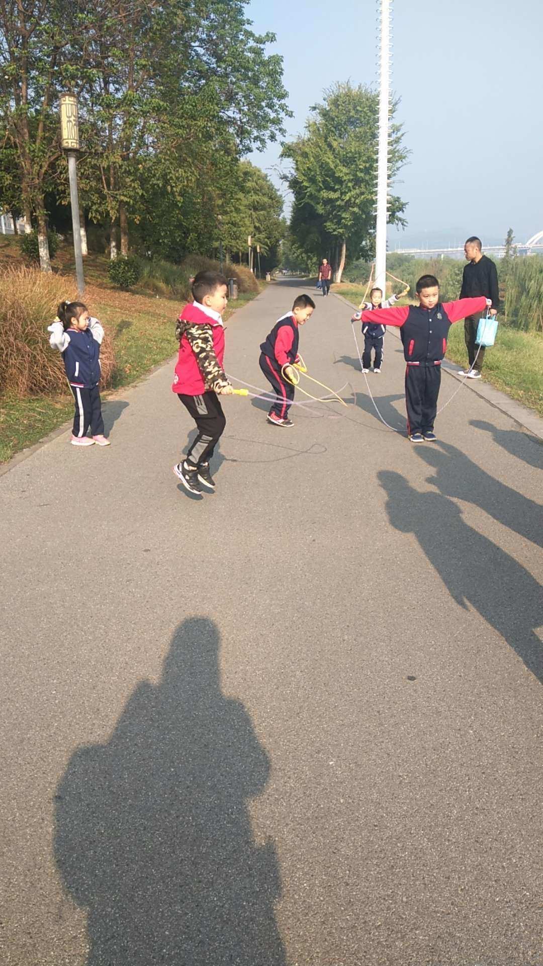 小学数学拓展学案60课4年级_小学低年级体育课游戏_小学2年级体育课教案