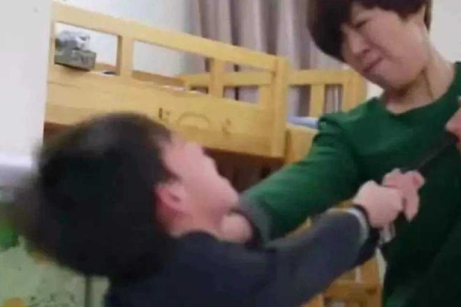 玩打屁股游戏_屁股玩打游戏疼_屁股玩打游戏视频