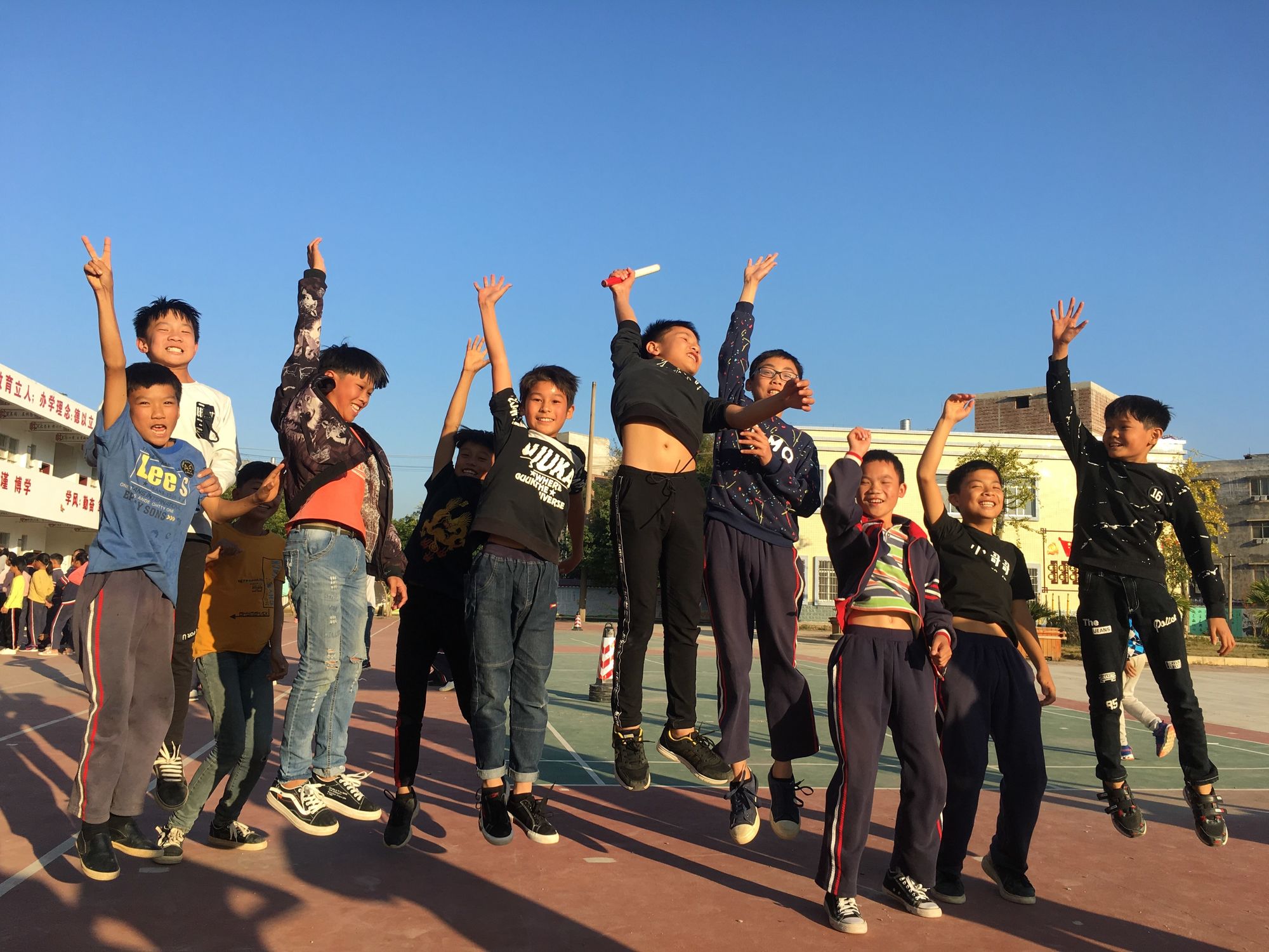 比武游戏可以出狼头_有名人海泽王的比武游戏_小时候比武游戏最后一关助威
