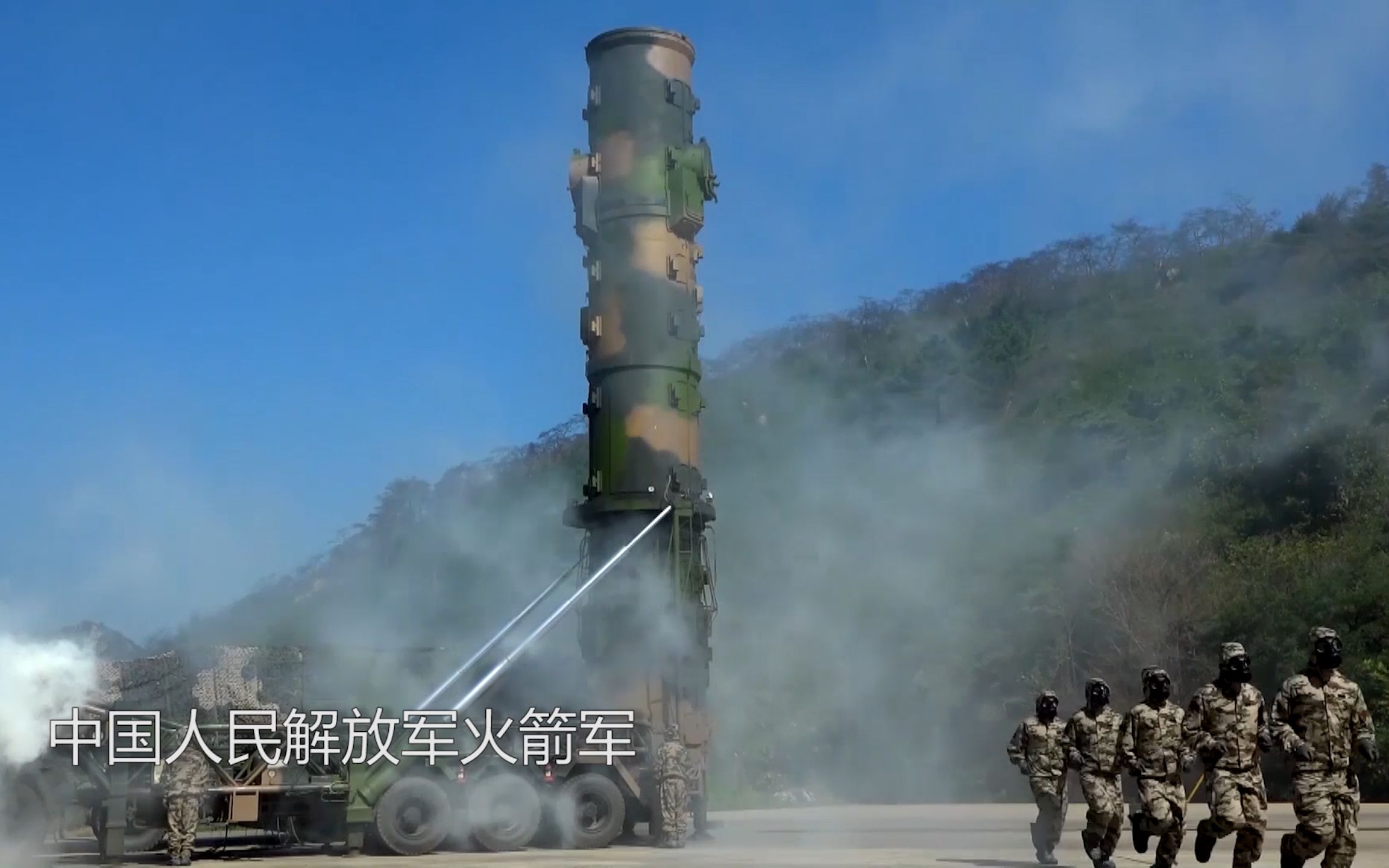 类似百战天虫的游戏ios免费_百战天虫游戏百度云_两个兵游戏发射像百战天虫