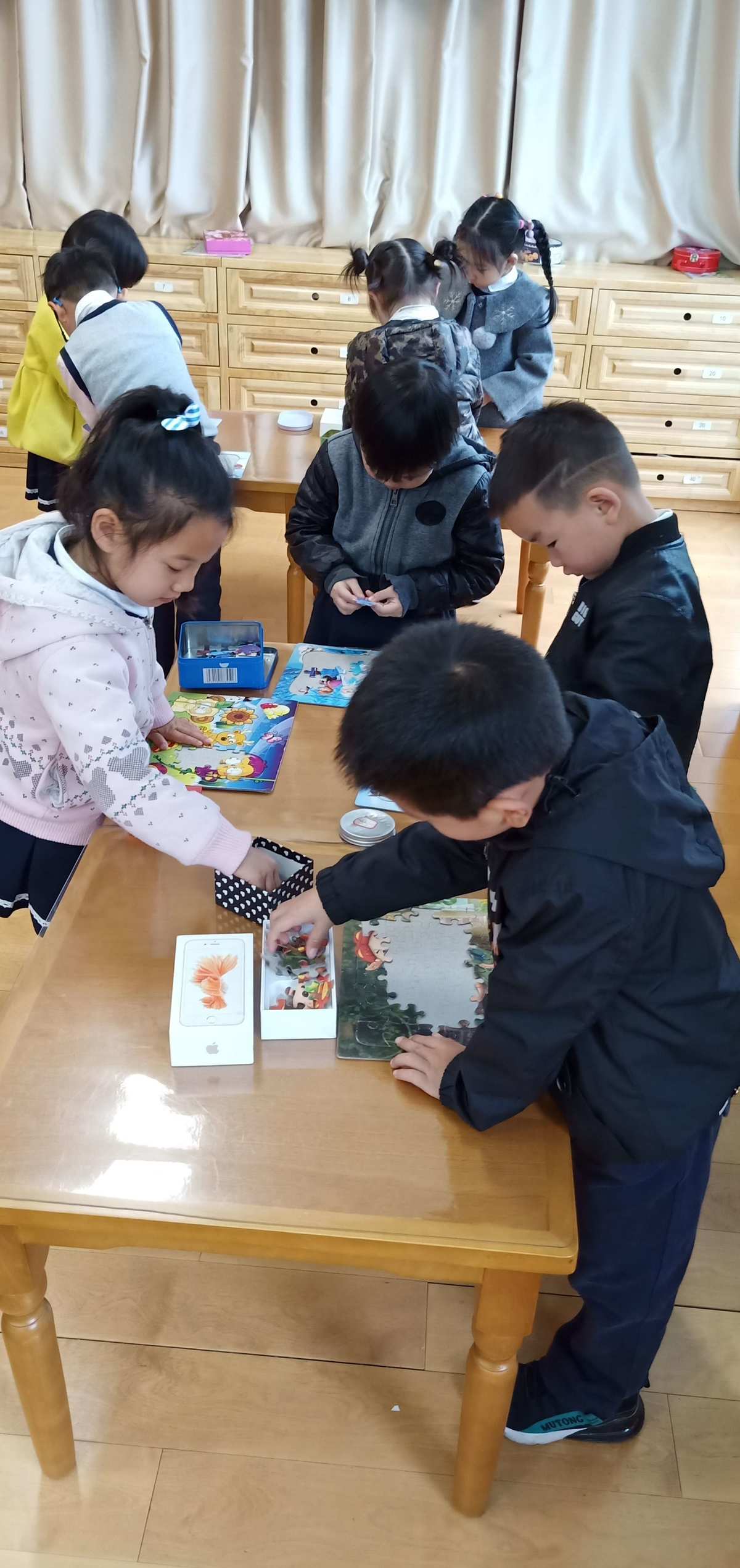 幼儿园中班游戏玩法_中班玩法园幼儿游戏反思_中班玩法园幼儿游戏的特点