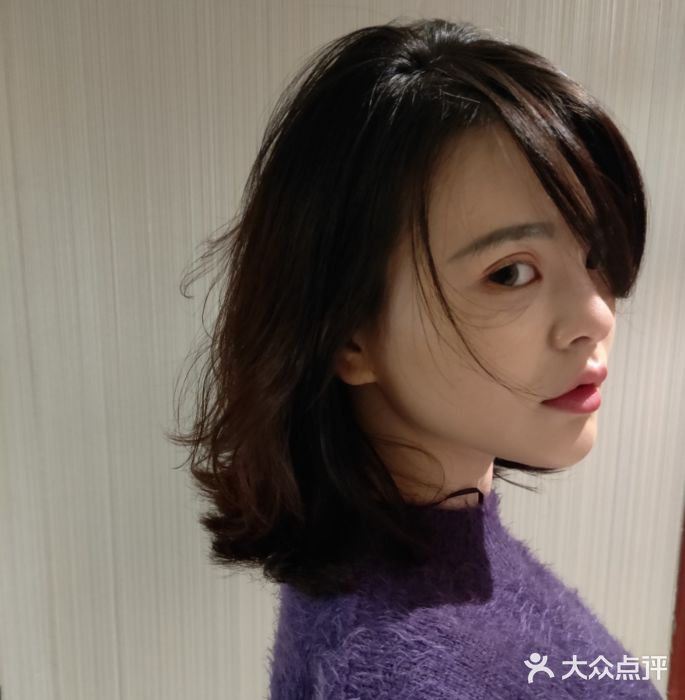 现代时尚美发沙龙装修_南京国贸大厦df美发沙龙如何_深圳高端美发沙龙