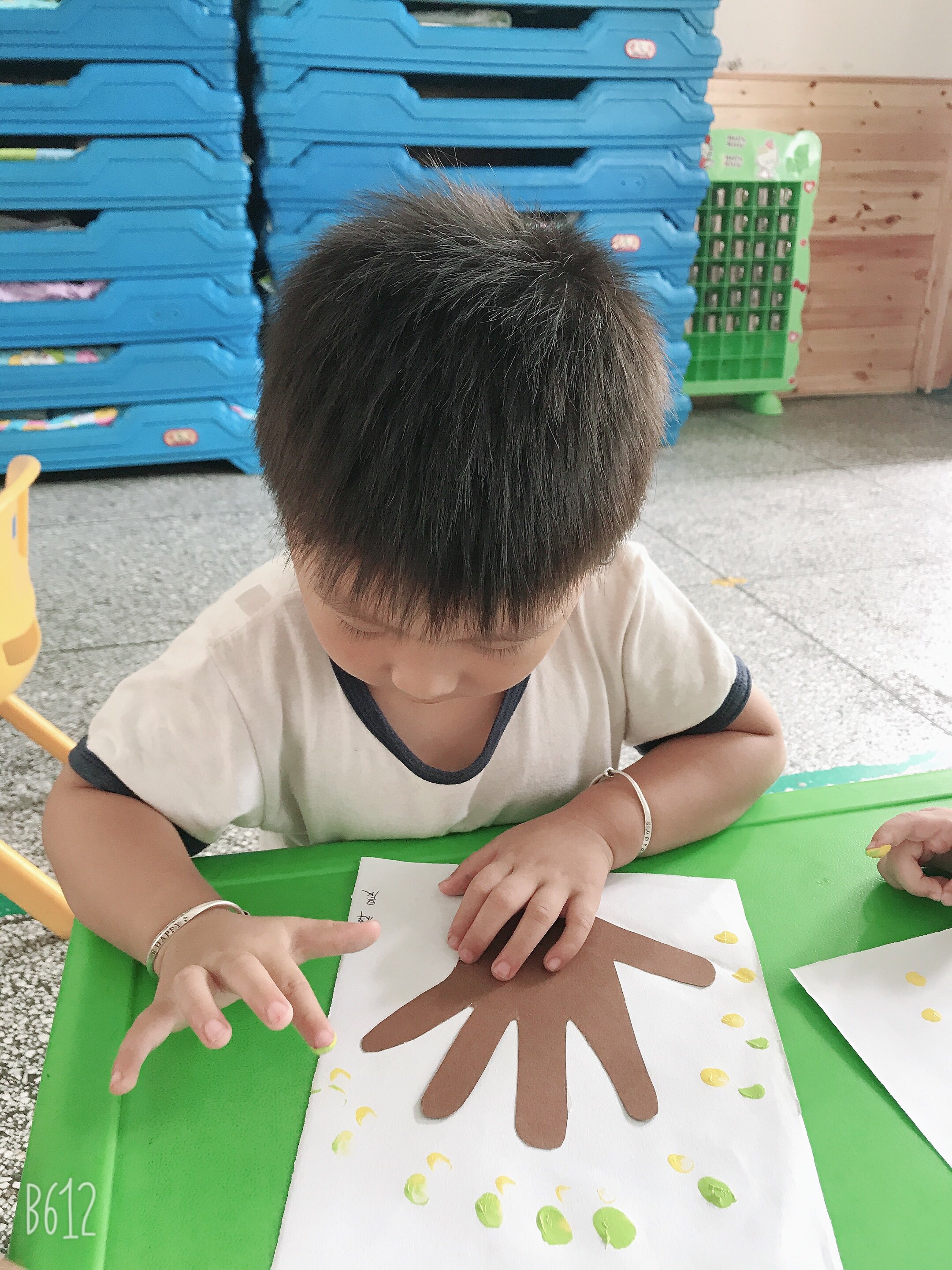 小班手指游戏小树苗_小班手指游戏树_小班手指树游戏教案反思