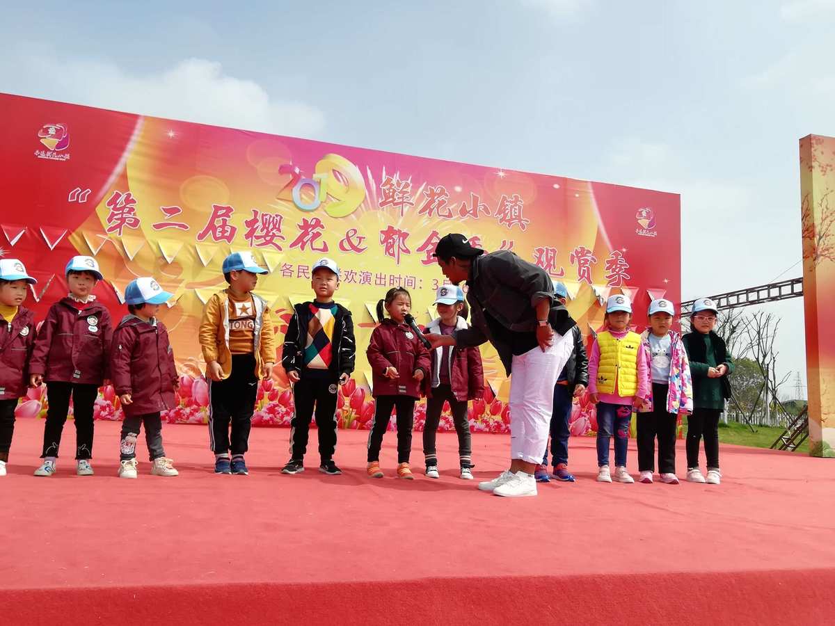 银汉游戏 showgirl_银汉游戏有哪几款游戏_银汉游戏账号中心