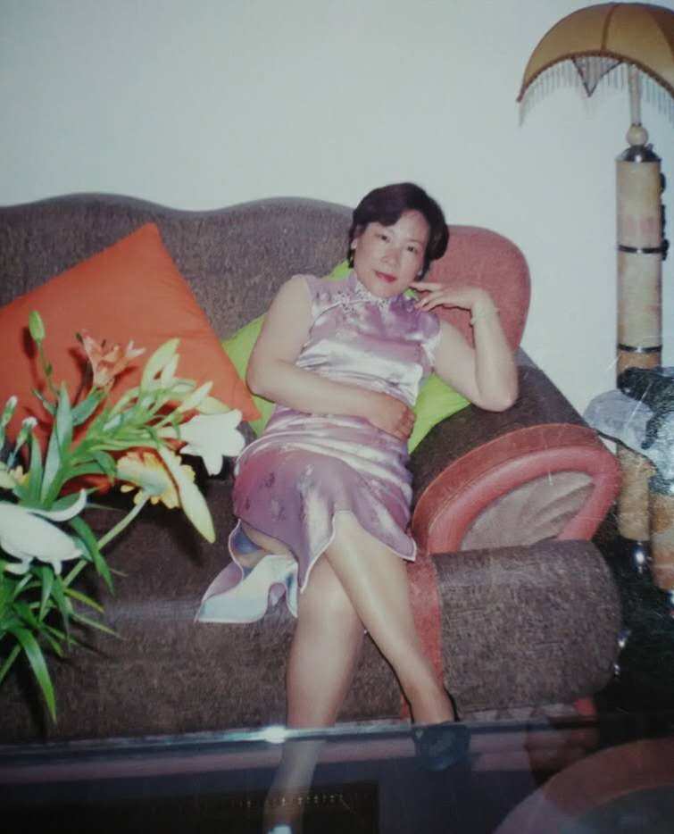 大爷买女士脚蹬裤穿视频_女子踏脚裤_穿脚蹬裤的女人老视频