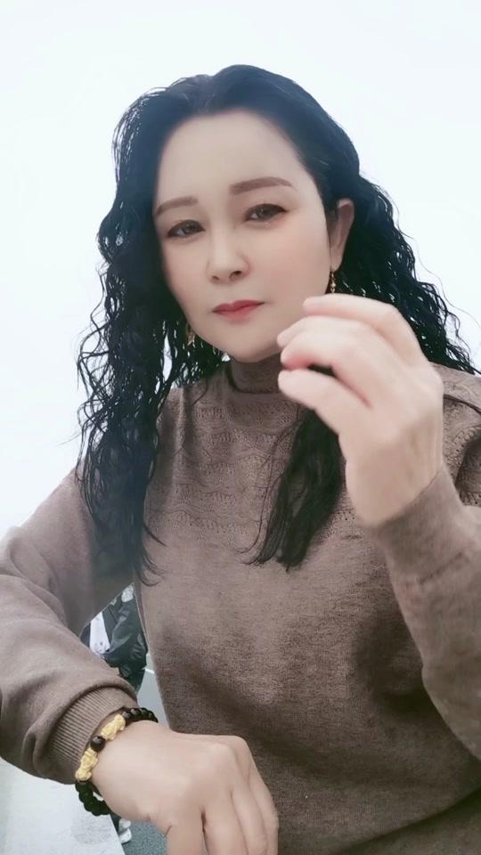 女子踏脚裤_穿脚蹬裤的女人老视频_大爷买女士脚蹬裤穿视频