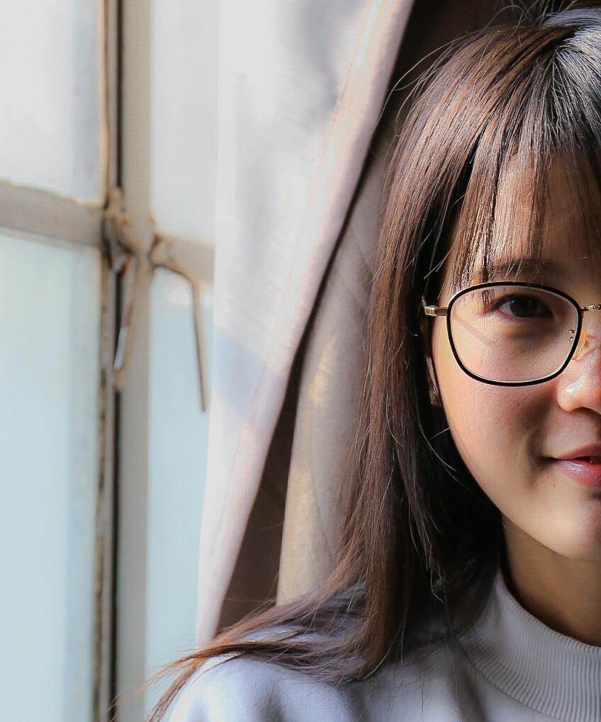 每当我轻轻走过你窗前_窗前少女_当我走过老师的窗前