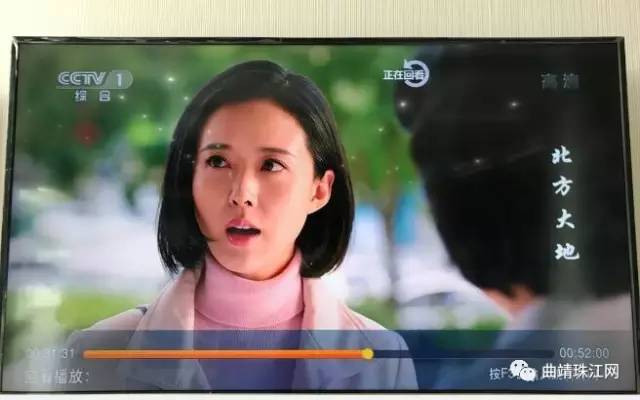 在手机上看电视_电视手机看上去卡顿_手机连在电视上看