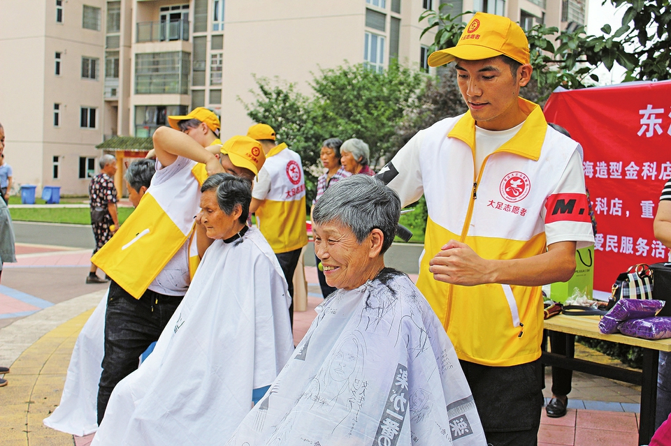 风华绝代，校园美女小娅，惊艳众人