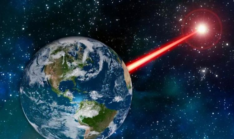 少年骇客大战外星人_外星大战少年骇客人物介绍_少年骇客外星人合体