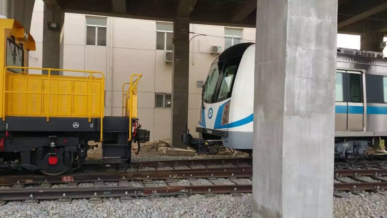 车上仪表盘标志大全_快上车_车上的标志图解