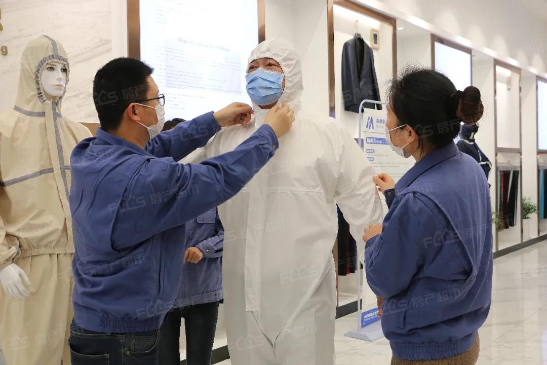 穿隔离衣时哪种说法错误_穿隔离衣时错误的是_隔离衣的使用原则错误的有