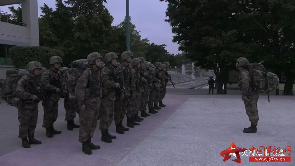 兵贵神速_兵贵神速的主人公是谁_兵贵神速的兵的意思