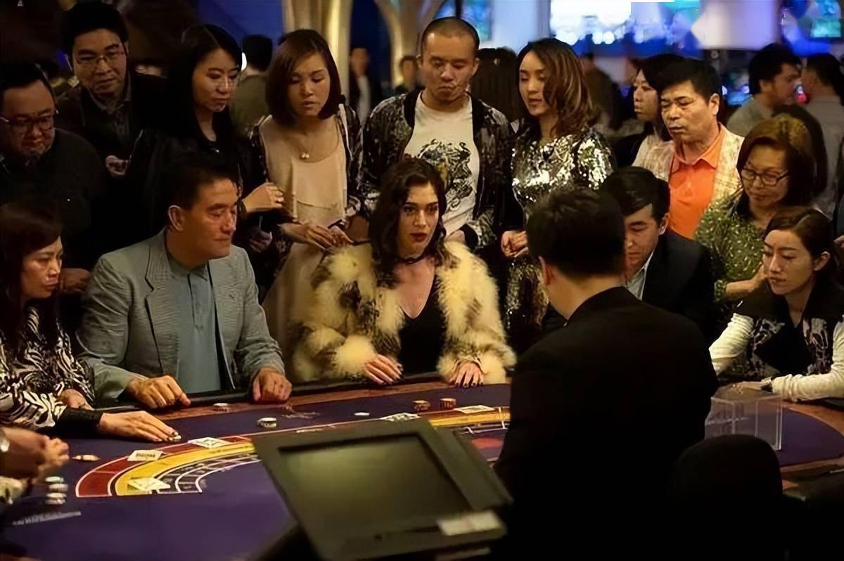 红桃q的原型是谁_不要让别人知道你拿了红桃a_红桃j是谁