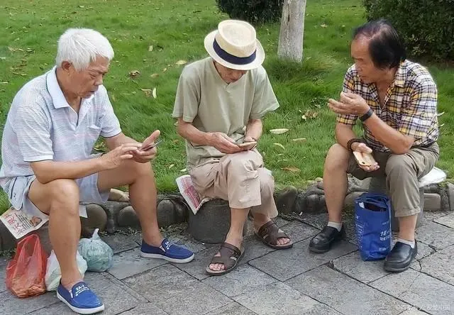 第6代老人智能手机游戏_老年人益智游戏手机_老年智能游戏