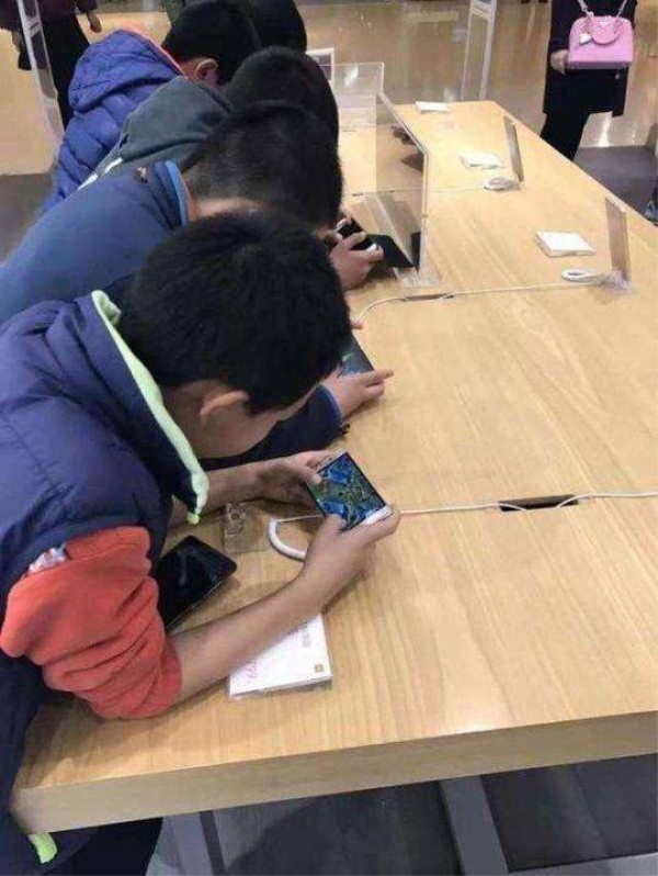 vsc手机游戏_手机游戏vs电脑游戏_手机游戏4399