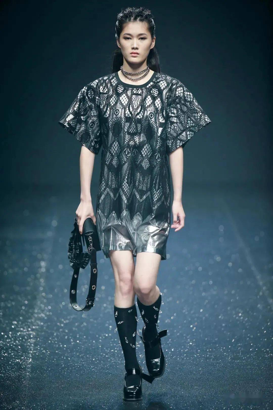 拳击少女游戏爆衣图片_一骑当千游戏爆衣版_爆衣苹果手机游戏