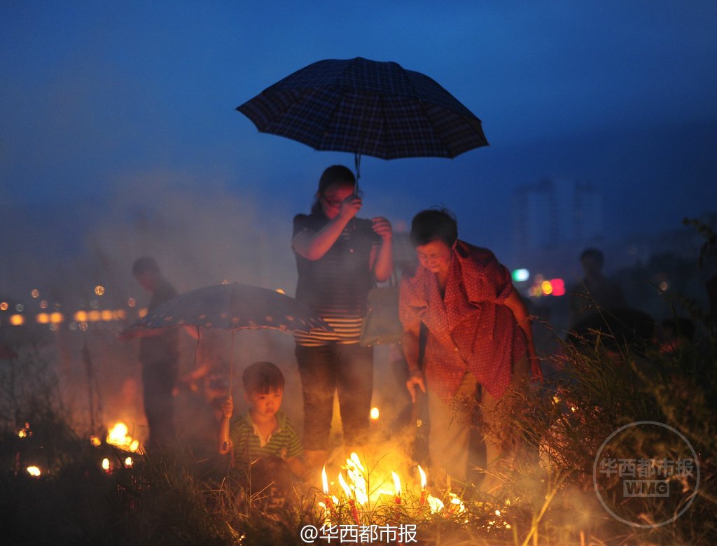 中元节烧纸图片_中元节烧纸钱有什么讲究_中元节烧纸