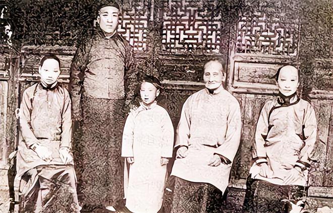 纳撒尼尔霍桑红字评价_纳撒尼尔·霍桑_纳斯尼尔霍桑