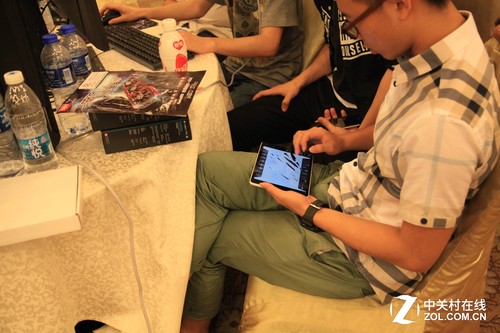 平板连接玩电脑手机游戏可以吗_把平板电脑连接手机玩游戏_平板与手机玩游戏