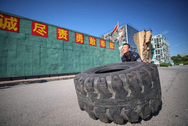 打警察手机游戏_警察打手机游戏怎么处理_警察打手机游戏犯法吗