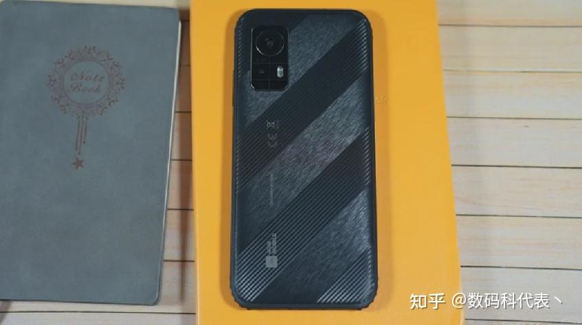 手机充电玩大型游戏_充电打游戏对手机有没有危害_1千多打游戏充电快的手机