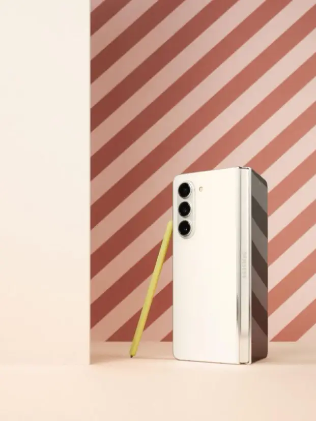 翻盖折叠手机游戏大全_可折叠翻盖全屏手机_折叠大全翻盖手机游戏有哪些