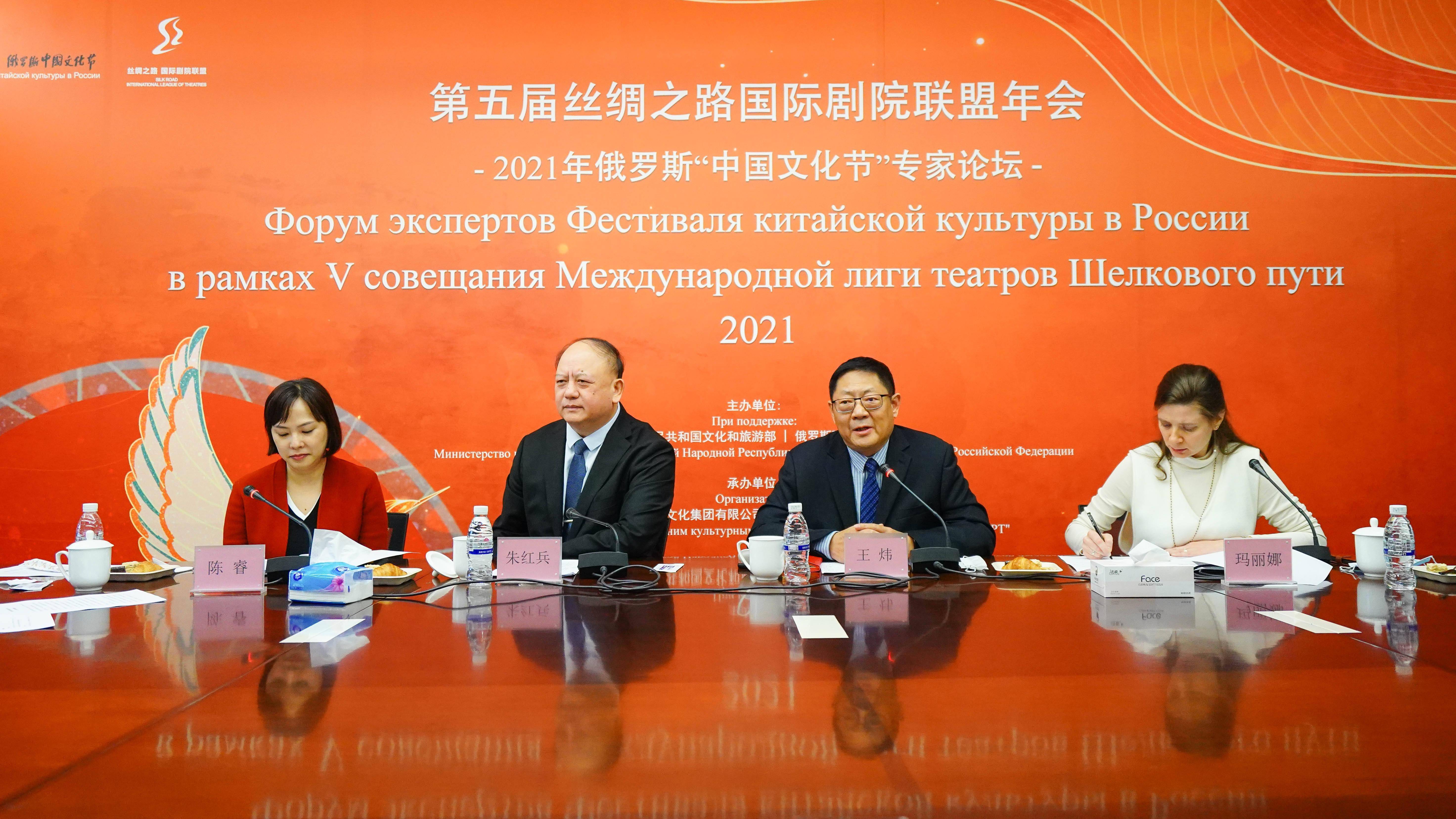俄罗斯人用手机玩游戏_俄罗斯玩手机游戏人用什么软件_俄罗斯玩手机游戏人用的多吗