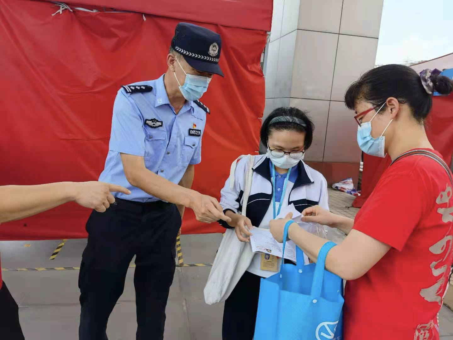 复印身份证复印件怎么操作_复印身份证使用说明_证件复印件的使用说明