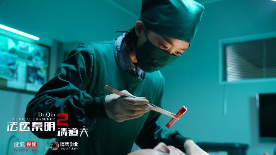 尸体游戏电影_两个男的偷外星人尸体电影_尸骨游戏