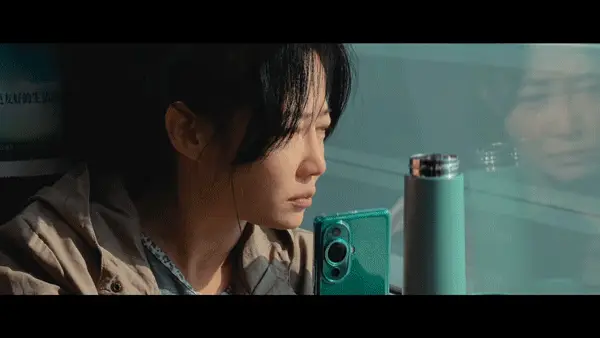 电影里的手机玩游戏怎么样-电影里的手机游戏：是回忆还是消磨时