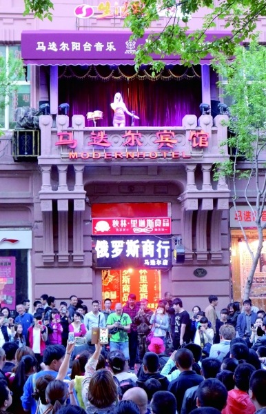 福煦车厢希特勒和谁签的_福煦车厢_福煦车厢换位事件