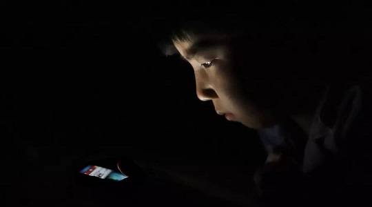 砸沉迷手机游戏怎么处理_沉迷游戏砸手机_砸沉迷手机游戏怎么办
