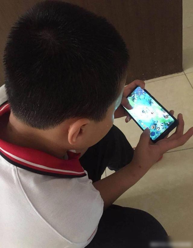 玩手机游戏有什么好处_八岁半玩的手机游戏有哪些_玩手机游戏有用吗