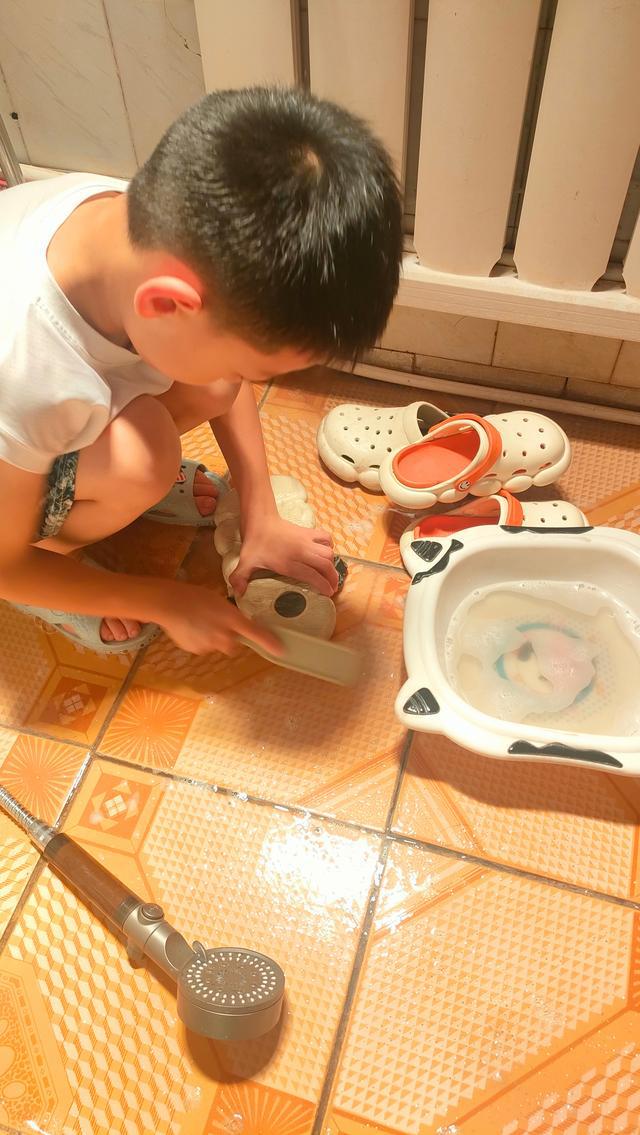 春节妈妈怎么玩手机游戏_躲妈妈玩手机的游戏_妈妈玩的手机游戏